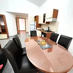 شقة Tina P