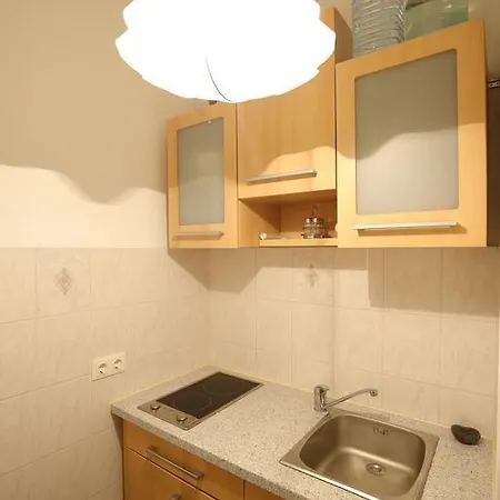 Tina P Apartment Vir
