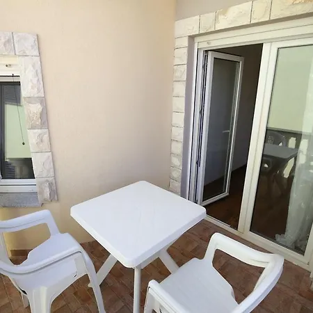 Tina P Apartment *
