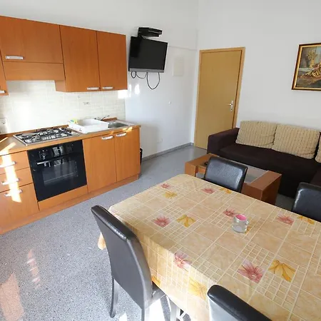 Tina P Apartment *